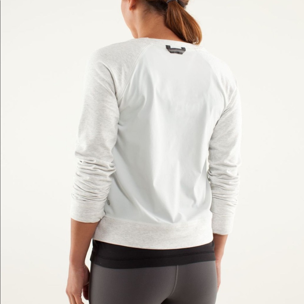 Lululemon Voyage Pullover